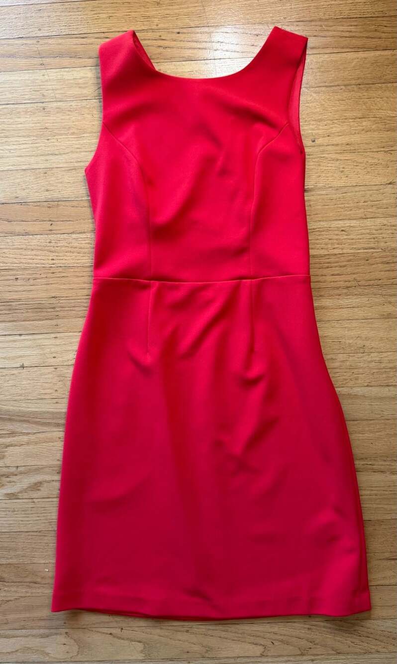 Betsey Johnson Red Open Back Sheath Dress – Women’s Size 4